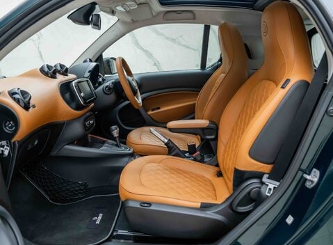 Smart Fortwo Coupe RACING GREEN EDITION 18