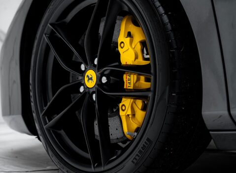 Ferrari 488 SPIDER 35