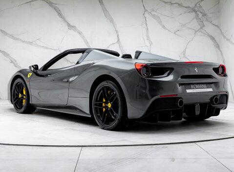 Ferrari 488 SPIDER 13