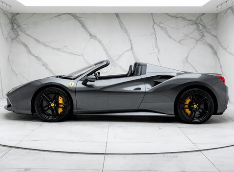 Ferrari 488 SPIDER 6