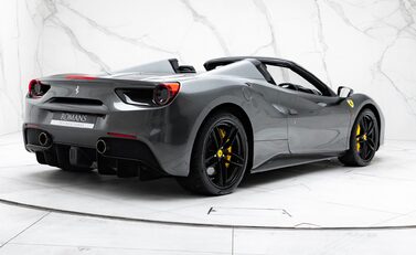 Ferrari 488 SPIDER 9