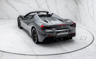 Ferrari 488 SPIDER 15