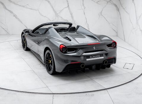 Ferrari 488 SPIDER 15