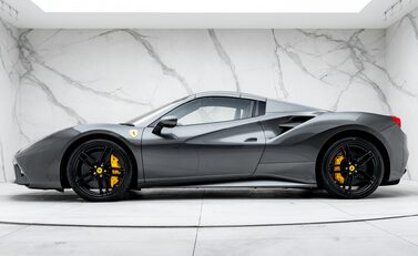 Ferrari 488 SPIDER 7