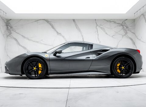 Ferrari 488 SPIDER 7