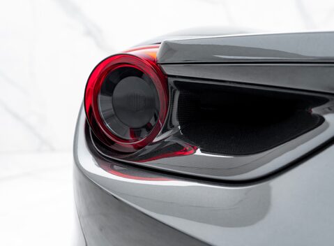 Ferrari 488 SPIDER 38