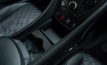 Aston Martin Vanquish ZAGATO 24