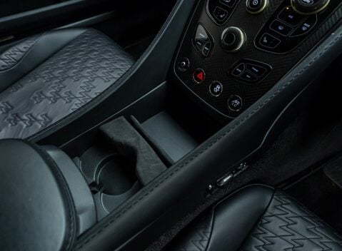 Aston Martin Vanquish ZAGATO 24