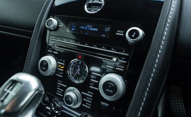 Aston Martin DBS V12 22