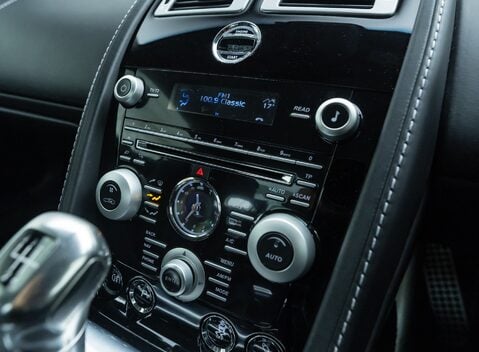 Aston Martin DBS V12 22