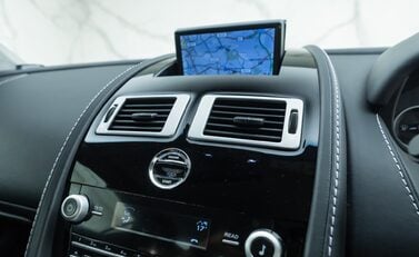 Aston Martin DBS V12 21