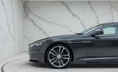 Aston Martin DBS V12 38