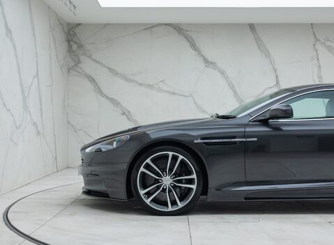 Aston Martin DBS V12 38