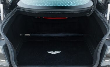 Aston Martin DBS V12 43