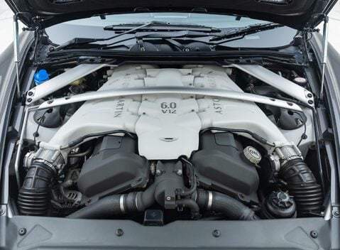 Aston Martin DBS V12 40