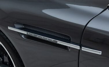 Aston Martin DBS V12 33