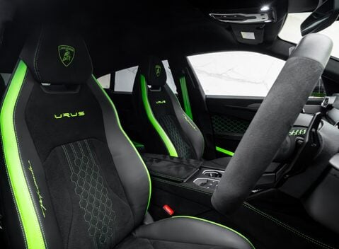 Lamborghini Urus PERFORMANTE 15