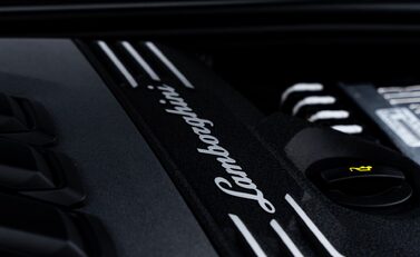 Lamborghini Urus PERFORMANTE 61