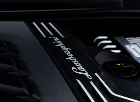 Lamborghini Urus PERFORMANTE 61