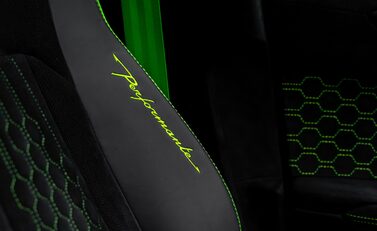 Lamborghini Urus PERFORMANTE 17