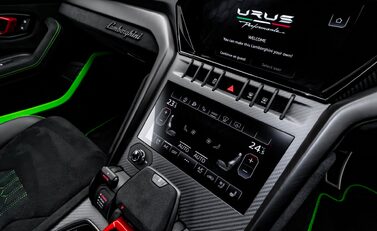 Lamborghini Urus PERFORMANTE 34