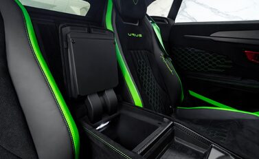 Lamborghini Urus PERFORMANTE 25