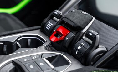 Lamborghini Urus PERFORMANTE 36