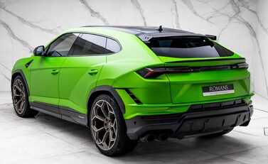 Lamborghini Urus PERFORMANTE 10