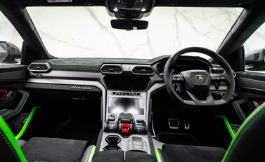 Lamborghini Urus PERFORMANTE 31