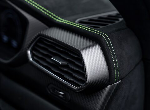 Lamborghini Urus PERFORMANTE 33