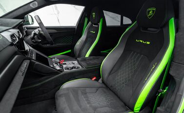 Lamborghini Urus PERFORMANTE 29