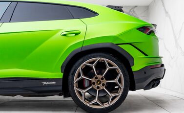 Lamborghini Urus PERFORMANTE 58