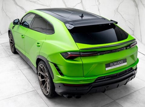 Lamborghini Urus PERFORMANTE 12