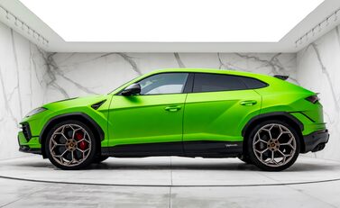 Lamborghini Urus PERFORMANTE 5