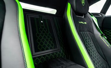 Lamborghini Urus PERFORMANTE 24