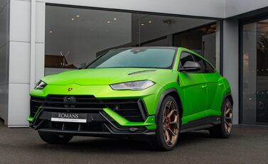 Lamborghini Urus PERFORMANTE 2