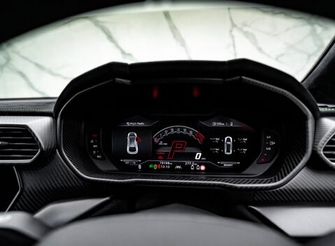 Lamborghini Urus PERFORMANTE 32