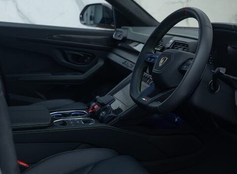 Lamborghini Urus S 13