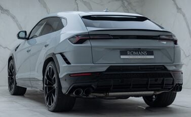 Lamborghini Urus S 10
