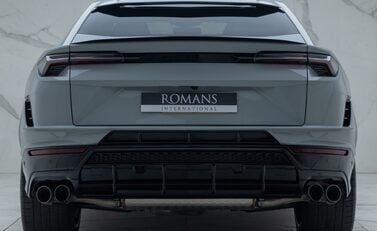 Lamborghini Urus S 8