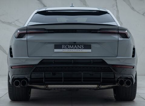 Lamborghini Urus S 8
