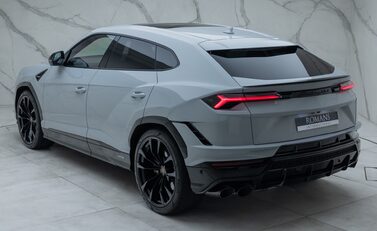 Lamborghini Urus S 12