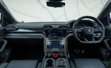 Lamborghini Urus S 21