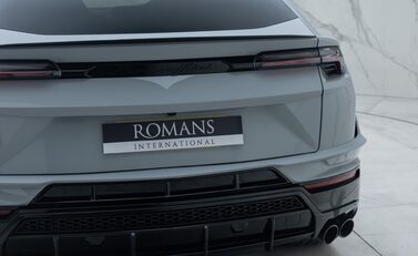 Lamborghini Urus S 33