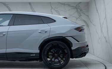 Lamborghini Urus S 37