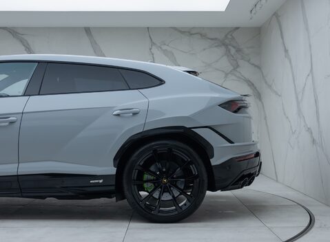 Lamborghini Urus S 37