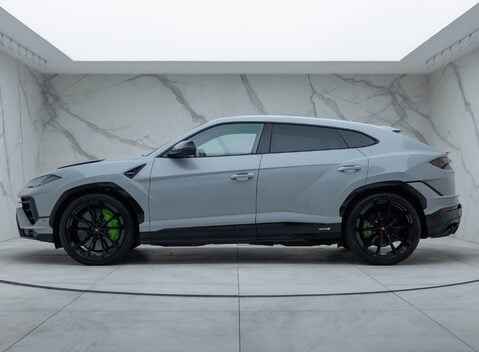 Lamborghini Urus S 5