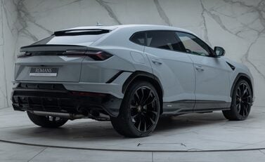 Lamborghini Urus S 6