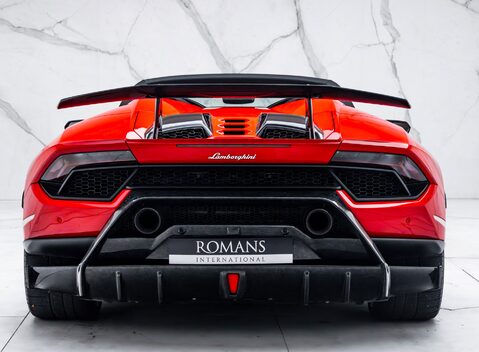 Lamborghini Huracan Spyder LP 640-4 PERFORMANTE 11
