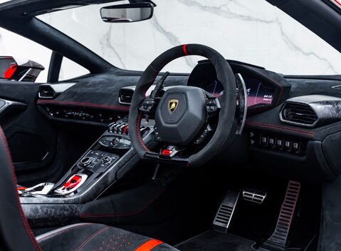 Lamborghini Huracan Spyder LP 640-4 PERFORMANTE 16